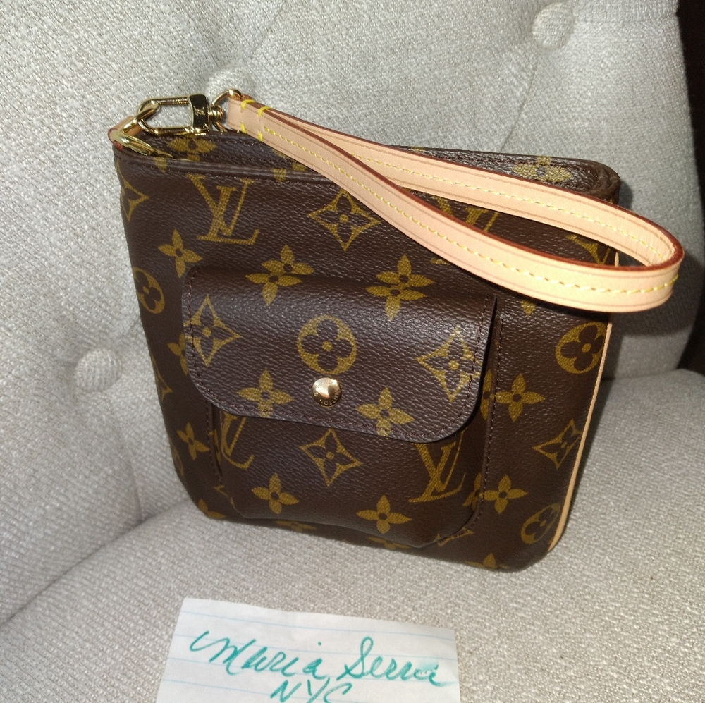 🍁Authentic Louis Vuitton partition pouch